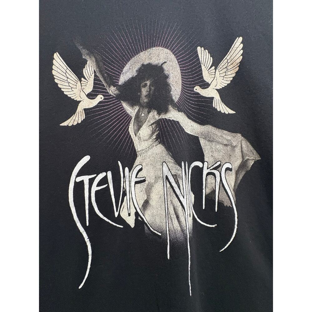 Stevie Nicks 2025 Tour Dancing Doves T-Shirt Size M Unisex - Picture 4 of 4